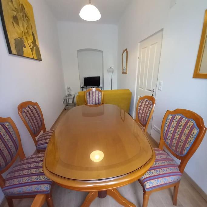 Appartement Altbauwohnung Neu Saniert - Fuer Familien Geeignet *