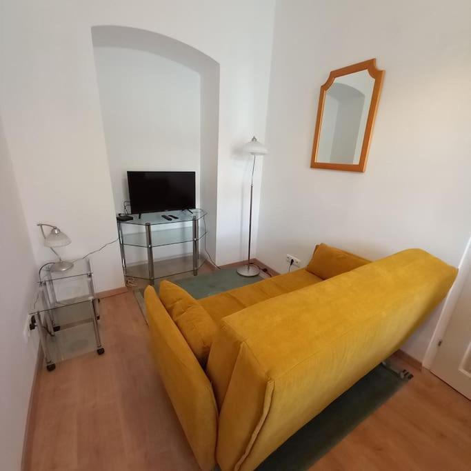 Appartement Altbauwohnung Neu Saniert - Fuer Familien Geeignet Wenen