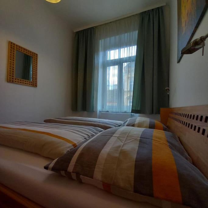 Altbauwohnung Neu Saniert - Fuer Familien Geeignet Wenen