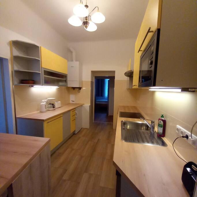 Altbauwohnung Neu Saniert - Fuer Familien Geeignet Appartement Wenen